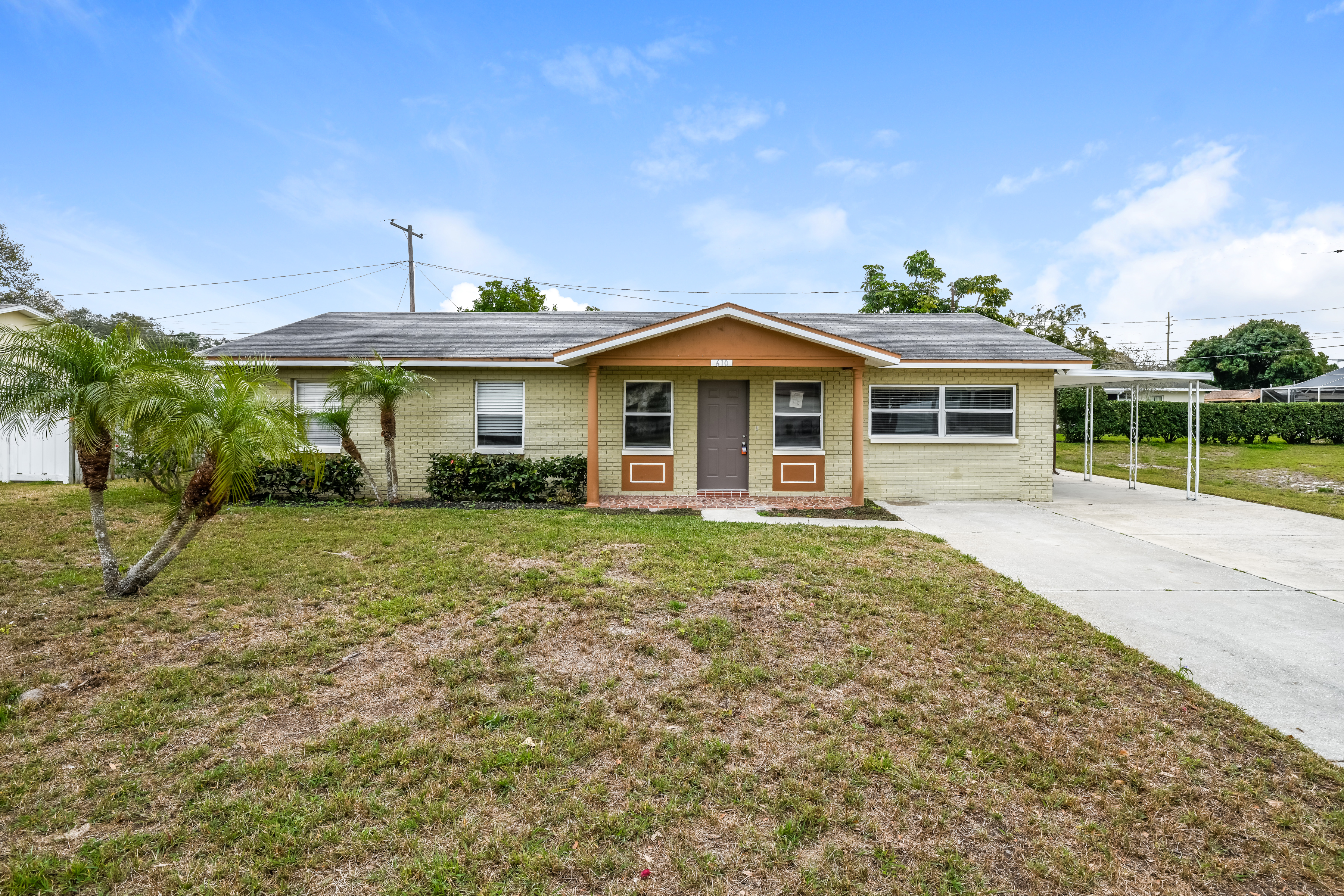 610 Charlotte Ave Tarpon Springs, FL 34689